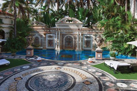 gianni versace miami mansion|where did gianni versace live.